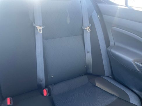 Used 2025 Nissan Versa SV image 37