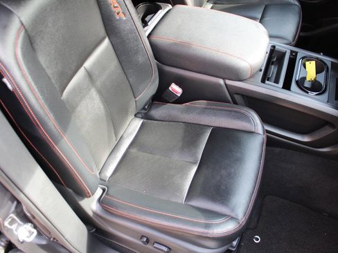 Used 2023 Nissan Titan PRO-4X w/ Pro-4x Convenience Package image 17