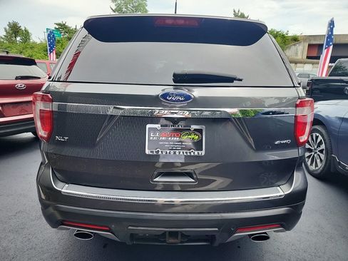 Used 2018 Ford Explorer XLT w/ Equipment Group 202A AWD/4WD image 8