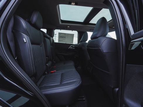 New 2026 Mitsubishi Outlander SEL FWD image 36