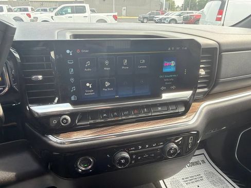 Used 2024 Chevrolet Silverado 1500 LT AWD/4WD image 17