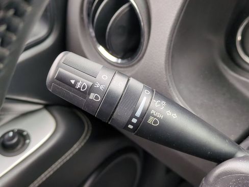 Used 2014 Jeep Compass Latitude image 26