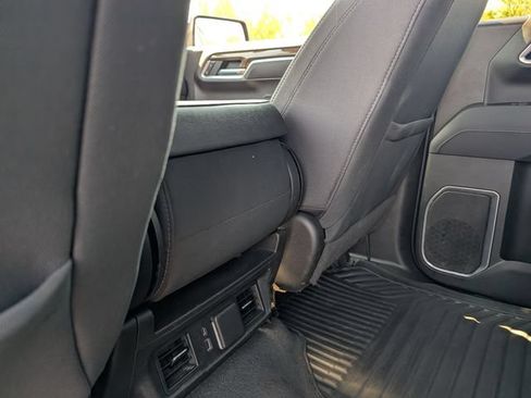 Used 2022 Chevrolet Silverado 1500 LT AWD/4WD image 18