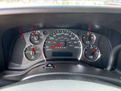 Used 2024 Chevrolet Express 2500 w/ Driver Convenience Package RWD image 22