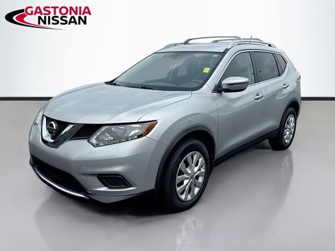 Used 2016 Nissan Rogue S w/ Appearance Package FWD image 3