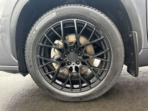 Used 2022 Toyota Highlander Platinum image 12