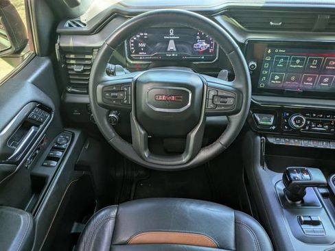 Used 2024 GMC Sierra 1500 AT4 w/ Technology Package AWD/4WD image 12