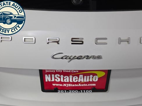 Used 2018 Porsche Cayenne Platinum Edition AWD/4WD image 29