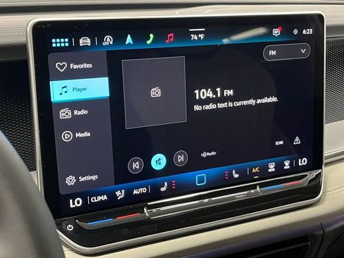 New 2025 Volkswagen Tiguan SE image 28