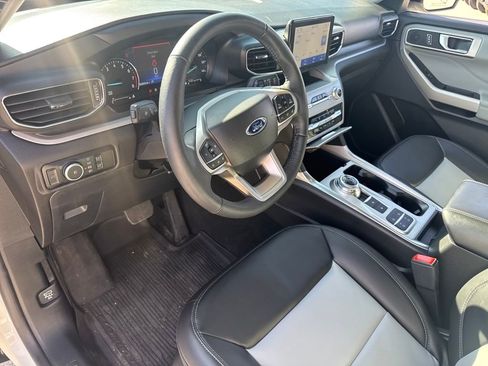 Used 2024 Ford Explorer XLT w/ Equipment Group 202A image 19