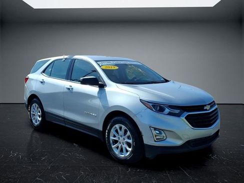 Used 2019 Chevrolet Equinox LS FWD image 5