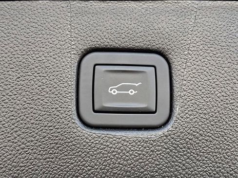 Used 2025 Chevrolet Blazer RS image 30