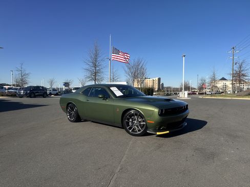 Certified 2022 Dodge Challenger R/T Scat Pack image 2