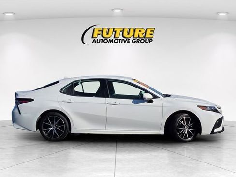 Certified 2024 Toyota Camry SE FWD image 4