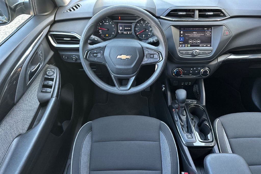 Used 2023 Chevrolet TrailBlazer LS FWD image 15