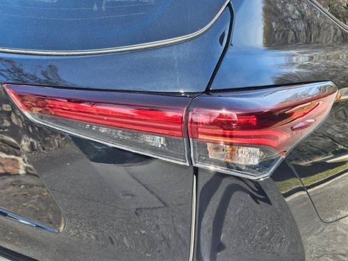 Used 2024 Toyota Highlander XSE FWD image 30