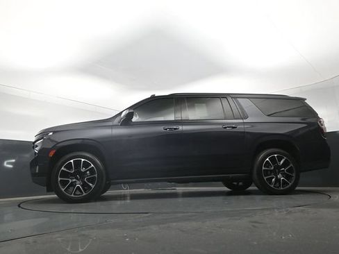 Used 2023 Chevrolet Suburban RST RWD image 25