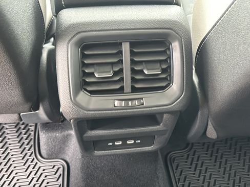 New 2026 Volkswagen Taos SE FWD image 16