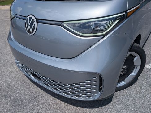 Used 2025 Volkswagen ID. Buzz 1st Edition RWD image 13