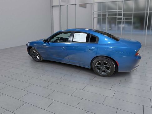 Used 2020 Dodge Charger SXT image 6