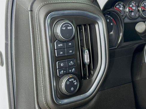 Used 2021 Chevrolet Silverado 1500 LT Trail Boss w/ Bed Protection Package AWD/4WD image 12