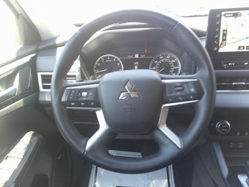 Used 2025 Mitsubishi Outlander SE AWD/4WD image 18