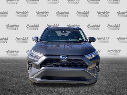 Used 2022 Toyota RAV4 XLE Premium image 3