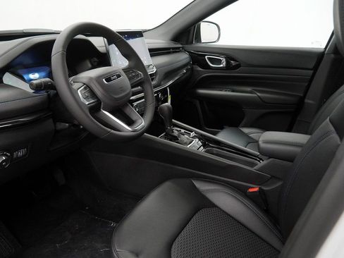 New 2026 Jeep Compass Latitude image 16
