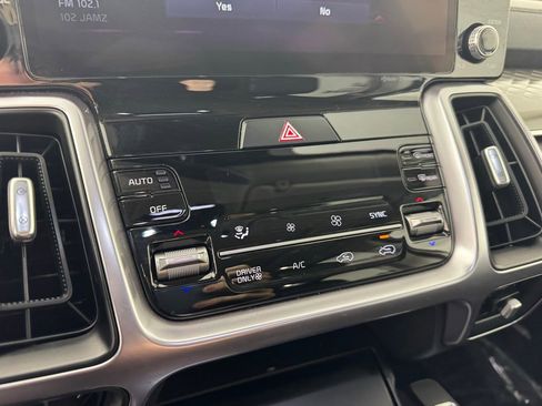 Used 2023 Kia Sorento EX w/ Panoramic Sunroof Package image 15