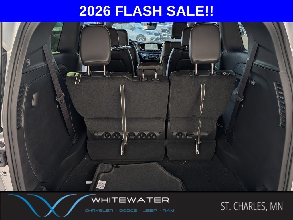 New 2026 Chrysler Pacifica Select AWD/4WD image 7