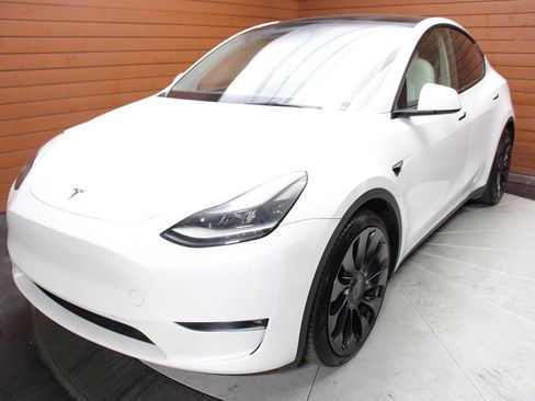 Used 2022 Tesla Model Y Performance image 37