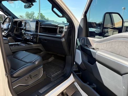 Used 2025 Ford F350 Platinum AWD/4WD image 28