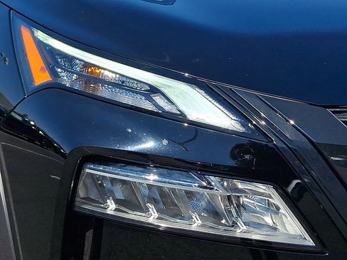 Certified 2023 Nissan Rogue SV w/ SV Premium B Package image 9