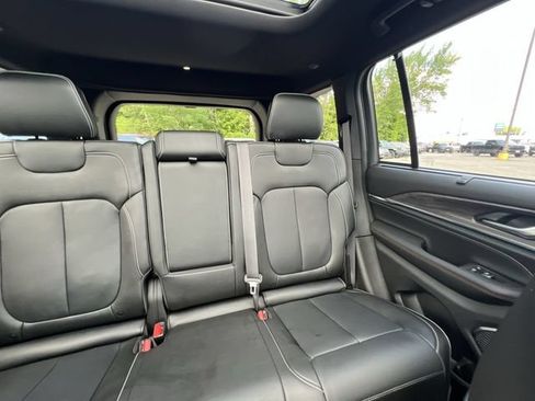 Used 2025 Jeep Grand Cherokee Overland w/ Adv Protech Group III AWD/4WD image 15