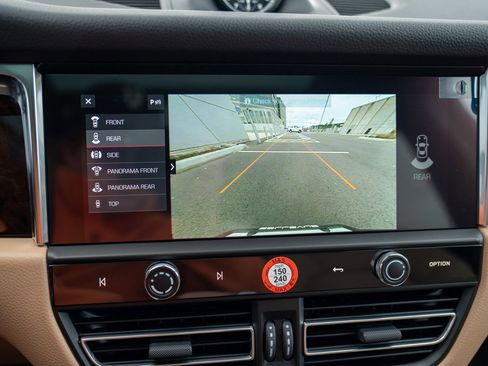 New 2026 Porsche Macan image 20