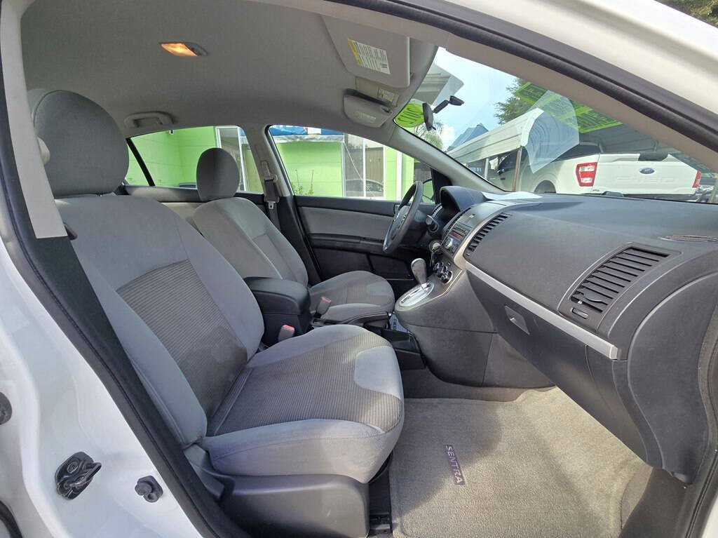 Used 2012 Nissan Sentra 2.0 SR FWD image 11