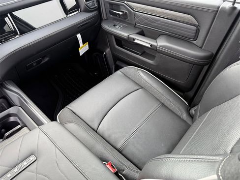 New 2026 RAM 2500 Limited image 28