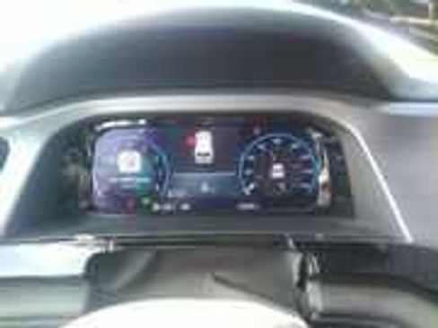 Used 2024 Volkswagen Atlas Cross Sport SE w/ Panoramic Sunroof Package FWD image 18