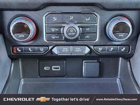 Used 2023 Chevrolet Suburban Premier image 21