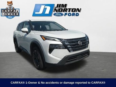 Used 2025 Nissan Rogue SV FWD image 1