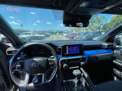 Used 2025 Toyota Tacoma TRD Off-Road image 34