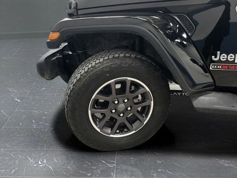 Used 2022 Jeep Gladiator Overland w/ Popular Equipment Package image 37