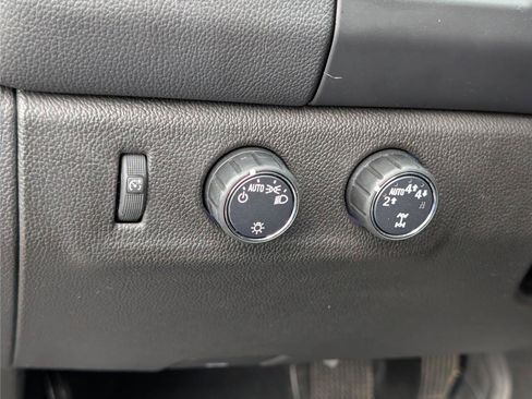 Used 2022 Chevrolet Colorado LT AWD/4WD image 21