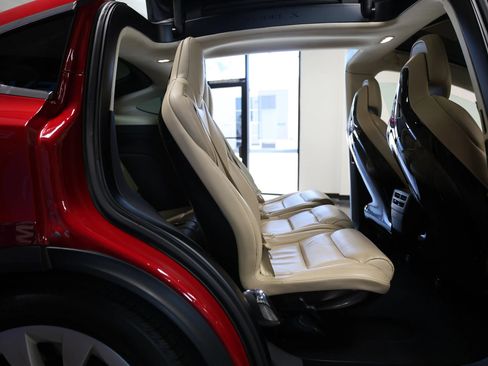 Used 2016 Tesla Model X 90D AWD/4WD image 41