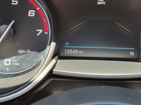 Used 2022 Alfa Romeo Stelvio Ti AWD/4WD image 8