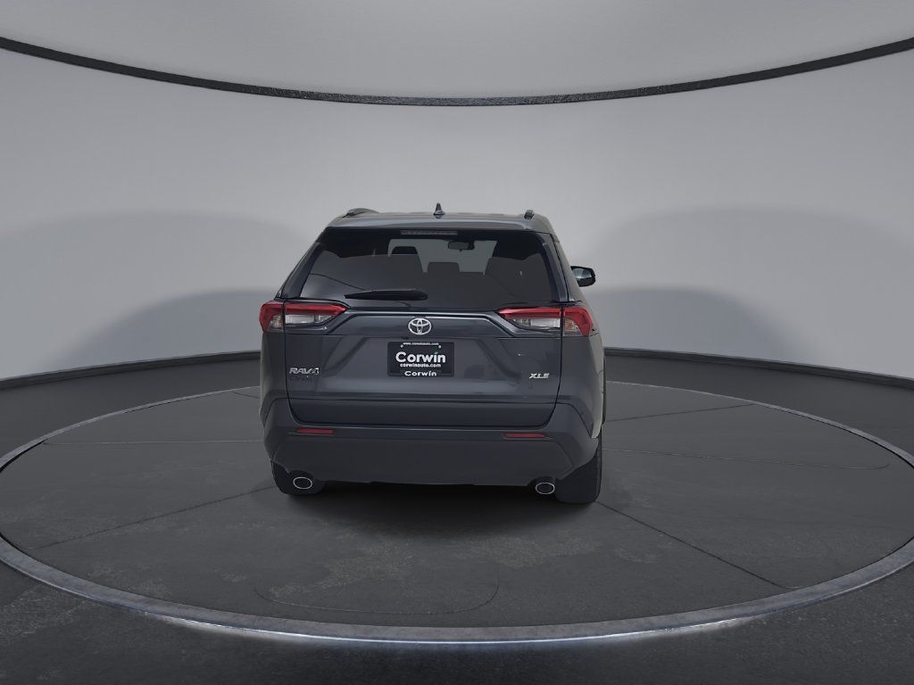 Used 2025 Toyota RAV4 XLE FWD image 15