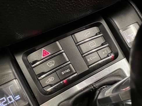 Used 2018 Porsche Macan AWD/4WD image 30
