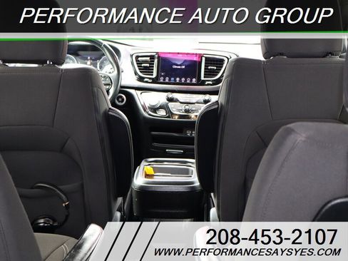 Used 2019 Chrysler Pacifica Touring Plus w/ Advanced Safetytec Group FWD image 12