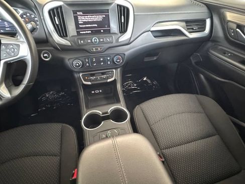 Used 2024 GMC Terrain SLE FWD image 3