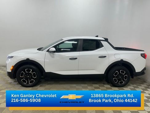 Used 2024 Hyundai Santa Cruz SE AWD/4WD image 6